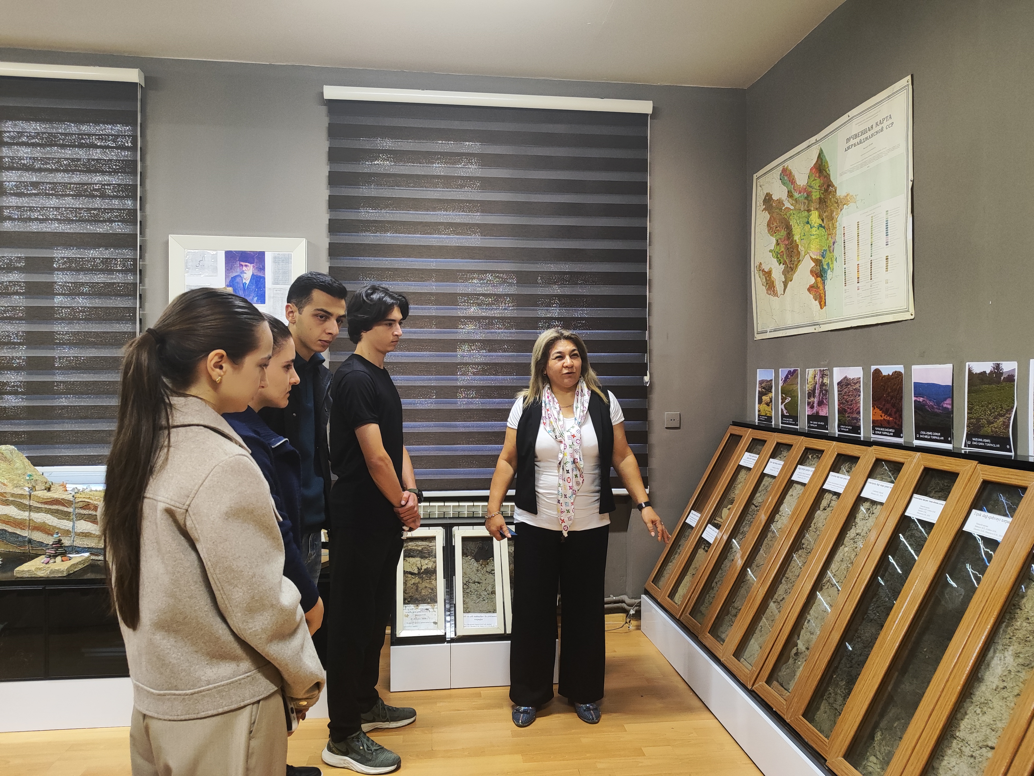 Torpaqşünaslıq və Aqrokimya İnstitutunda “Açıq qapı”  muzey günü keçirilib