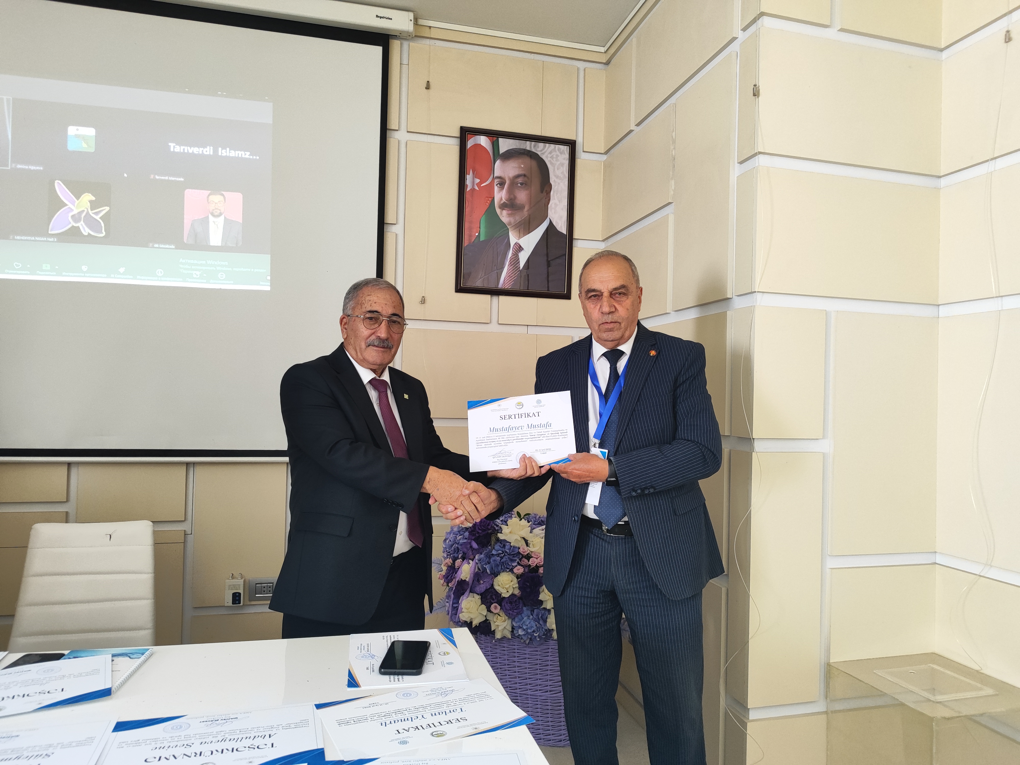 Şərqi Zəngəzur və Qarabağ iqtisadi rayonlarının torpaq və su resurslarına dair elmi-praktiki konfrans davam edir