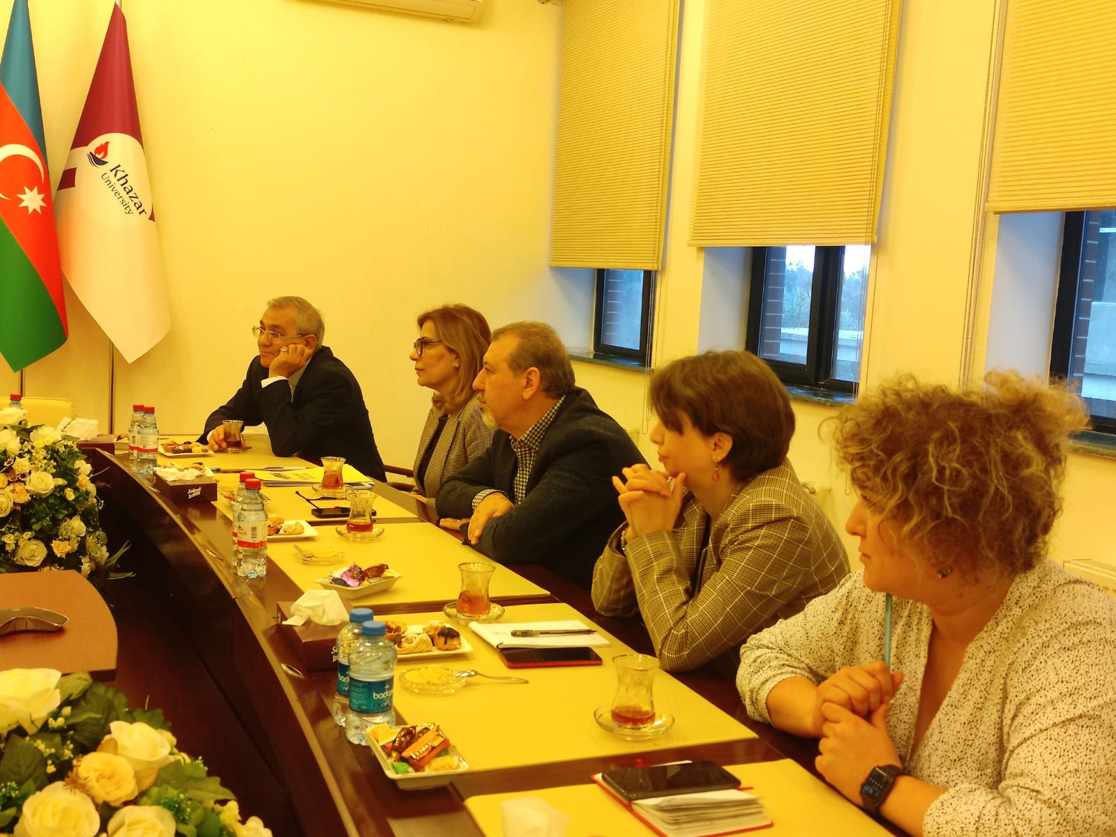 Torpaqşünaslıq və Aqrokimya İnstitutu ilə Xəzər Universiteti arasında müqavilə imzalanıb