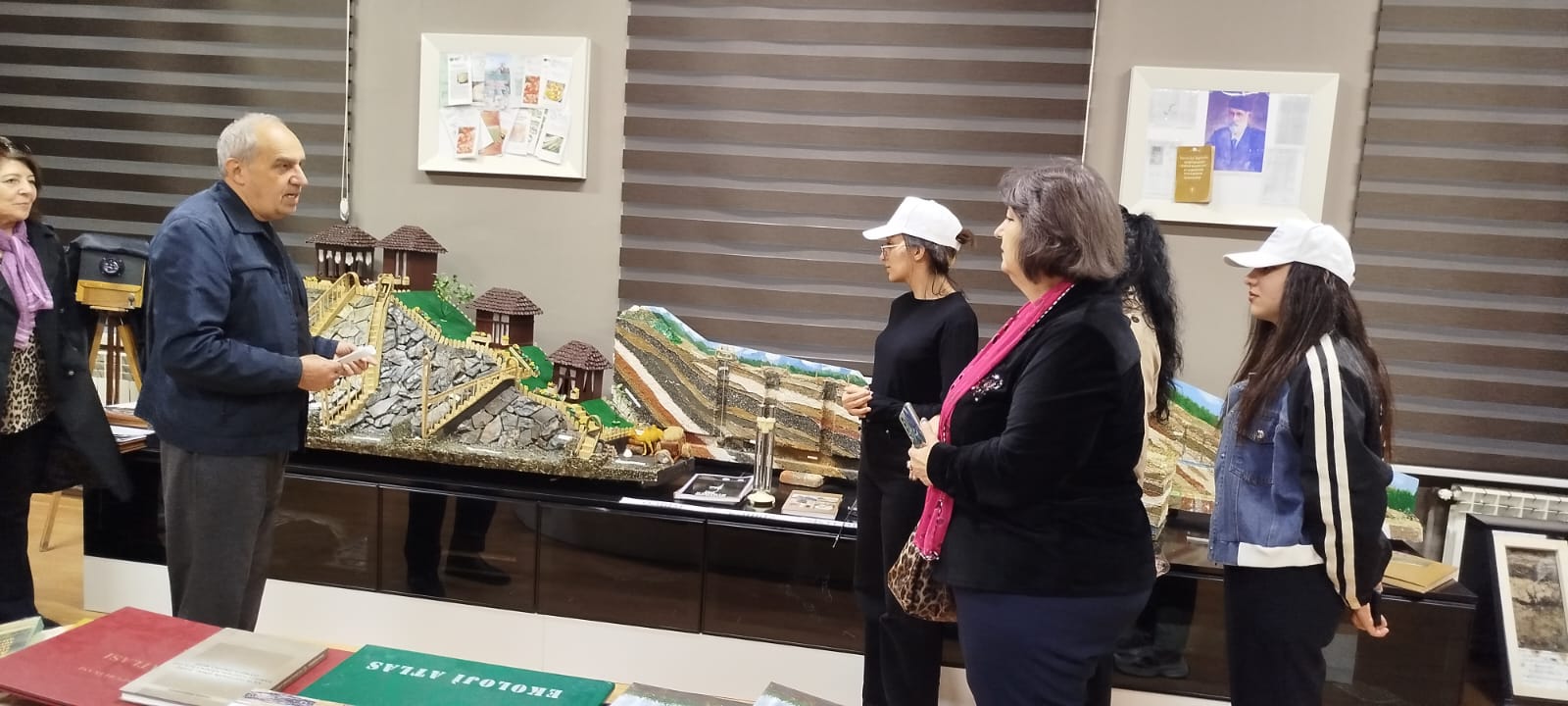 An "Open Door" day was held at the Institute of Soil Science and Agrochemistry of the Ministry of Science and Education of the Republic of Azerbaijan.