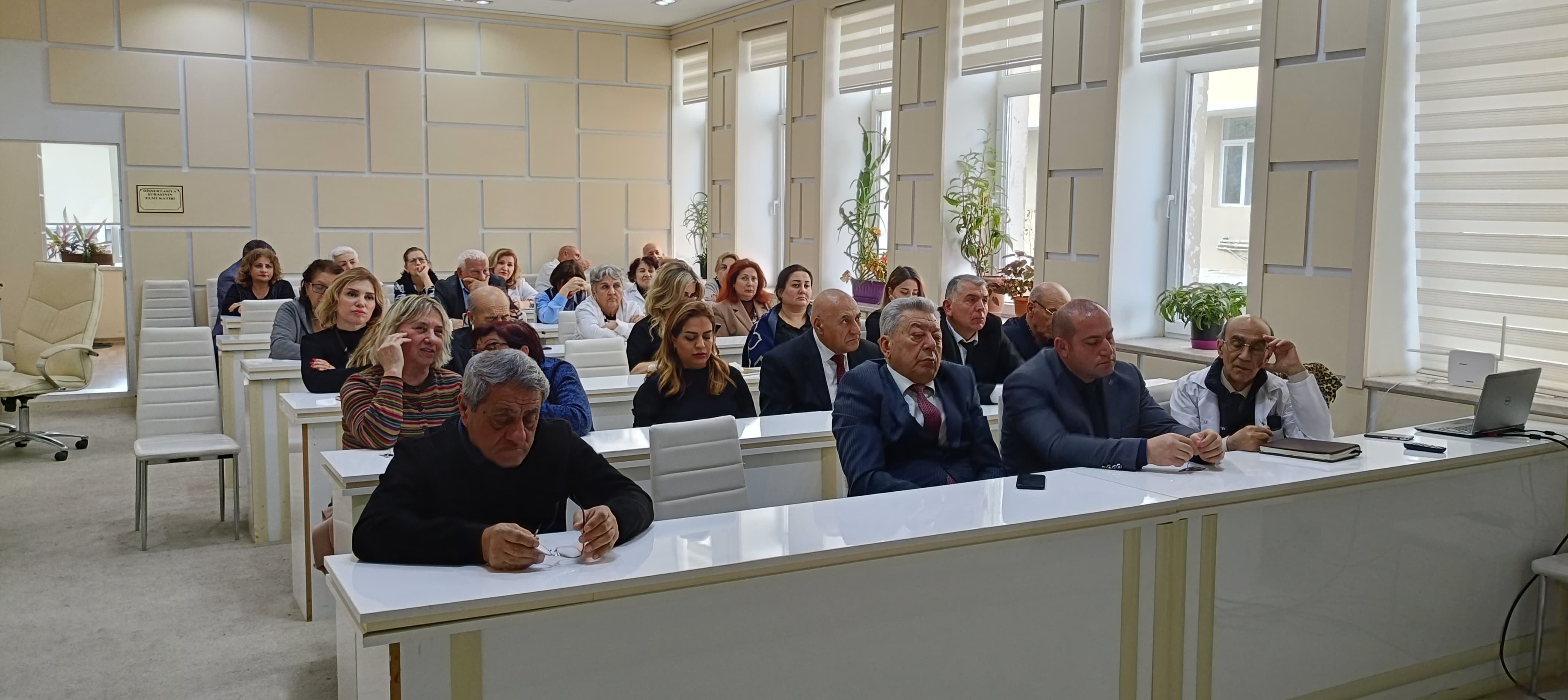 “Torpaq fizikası” və “Torpaqların biologiyası” laboratoriyaları 2024-cü il üzrə yekun hesabatını təqdim ediblər