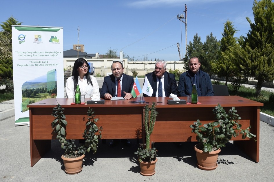 An employee of the Institute of Soil Science and Agrochemistry of the Ministry of Science and Education of the Republic of Azerbaijan participated in the tree planting action in Siyazan within the framework of the project "Towards an Azerbaijan that has achieved Soil Degradation Neutrality".