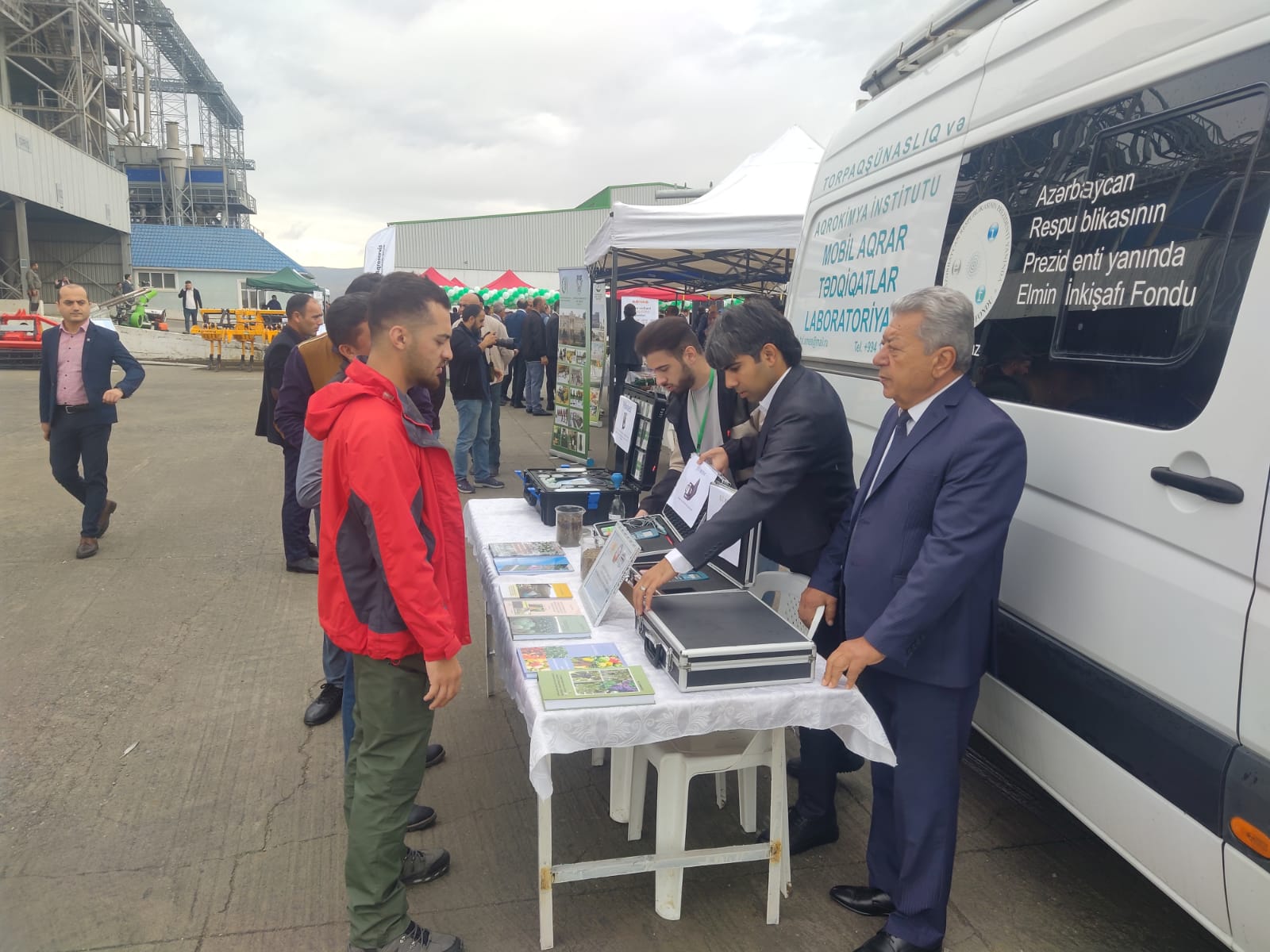 AR ETN Torpaqşünaslıq və Aqrokimya İnstitutu Hacıqabul rayonunda keçirilən Aqrar İnnovasiya Festivalında iştirak edib