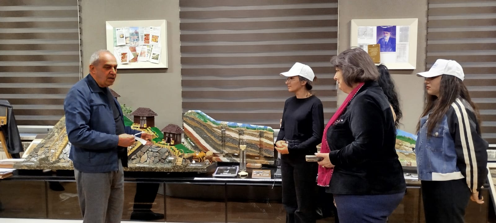 An "Open Door" day was held at the Institute of Soil Science and Agrochemistry of the Ministry of Science and Education of the Republic of Azerbaijan.