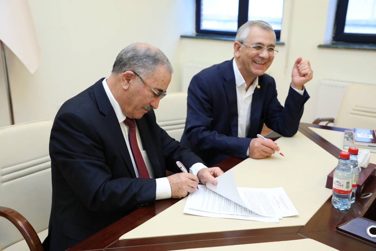 Torpaqşünaslıq və Aqrokimya İnstitutu ilə Xəzər Universiteti arasında müqavilə imzalanıb