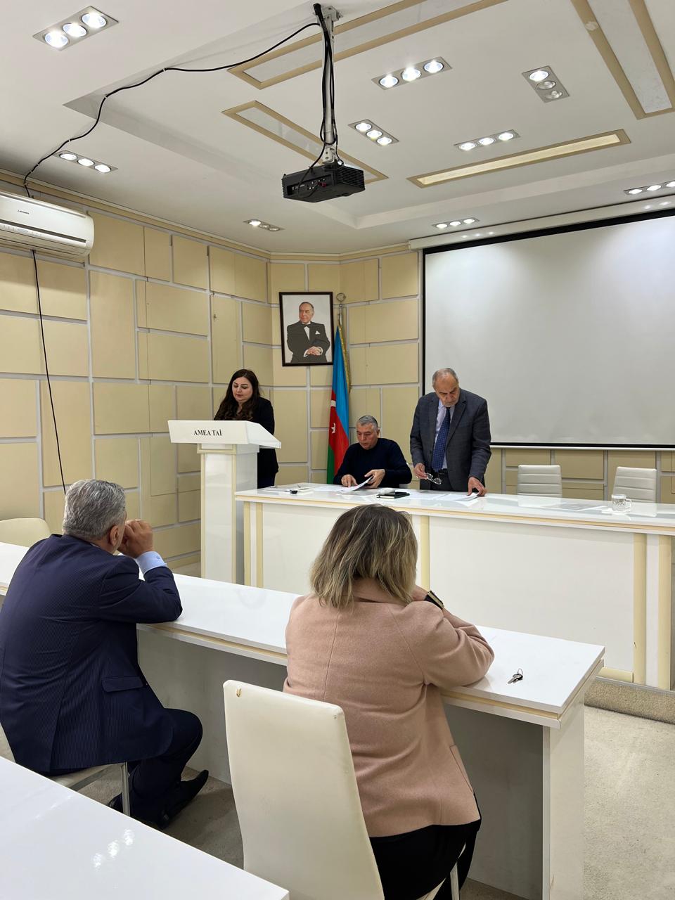 AR ETN Torpaqşünaslıq və Aqrokimya İnstitutunda doktorant və dissertantların attestasiyası keçirilib