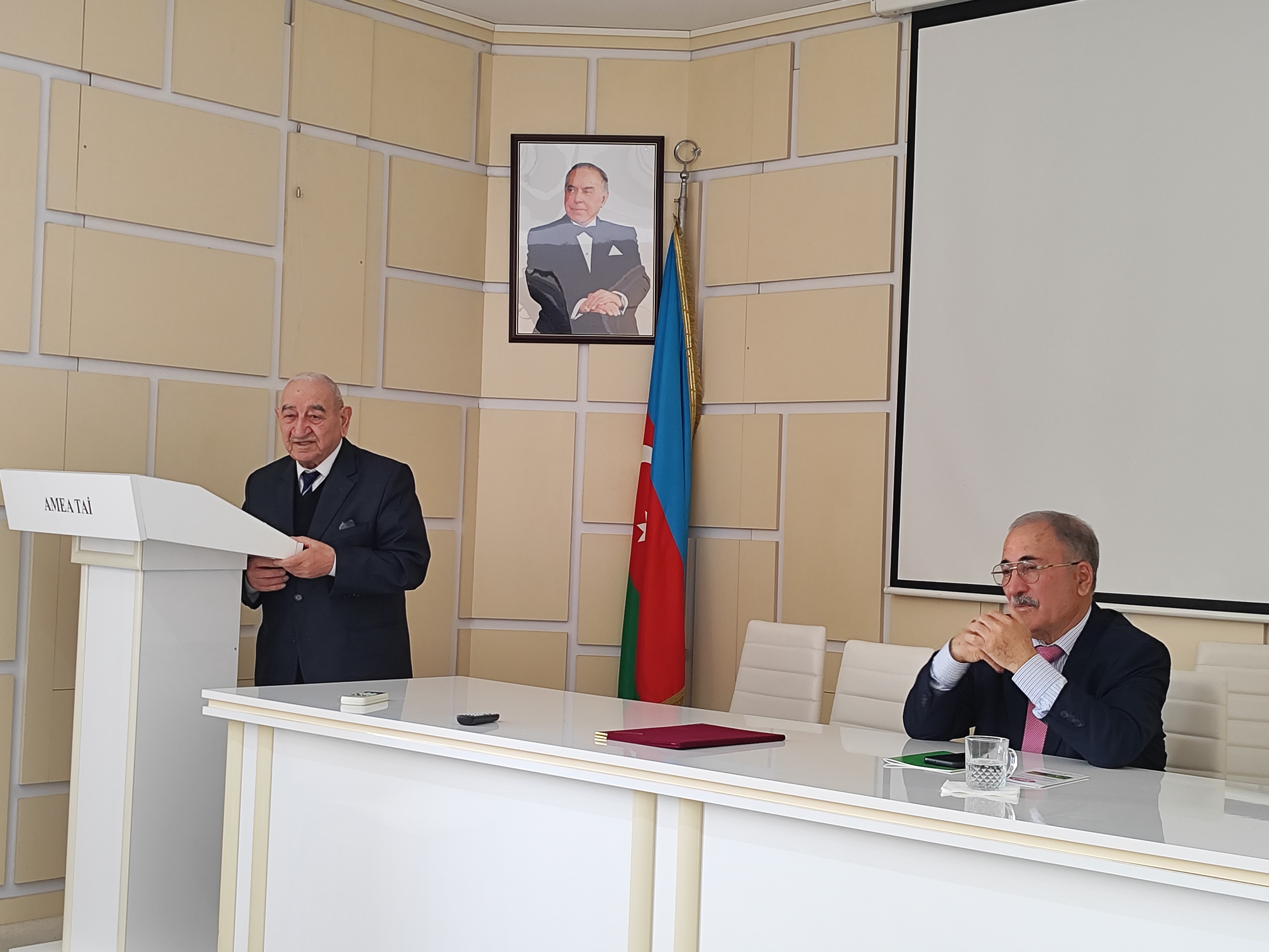 Torpaqşünas alim,professor Vilayət Həsənovun 65 illik səmərəli elmi fəaliyyətinə həsr olunmuş  tədbir keçirilib