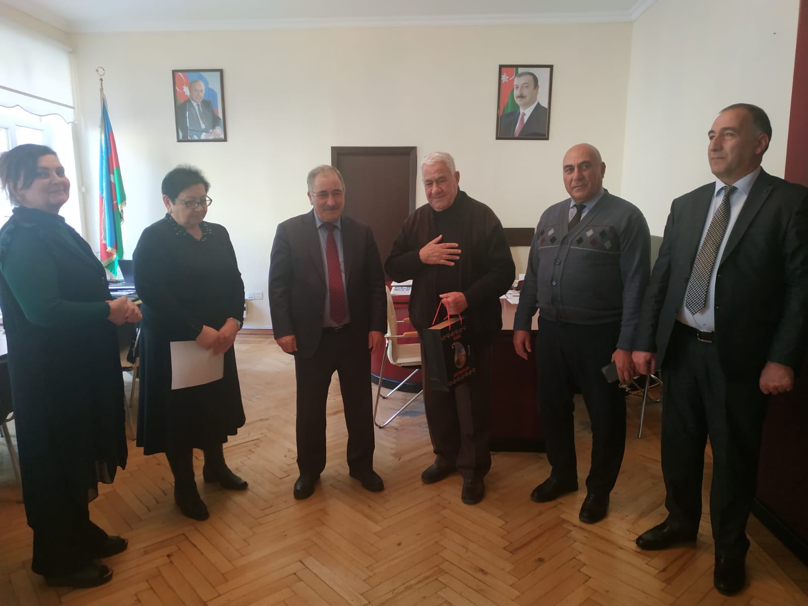 Akademik Məhərrəm Babayevə 85 illik yubileyi münasibəti ilə fəxri fərman təqdim edilib