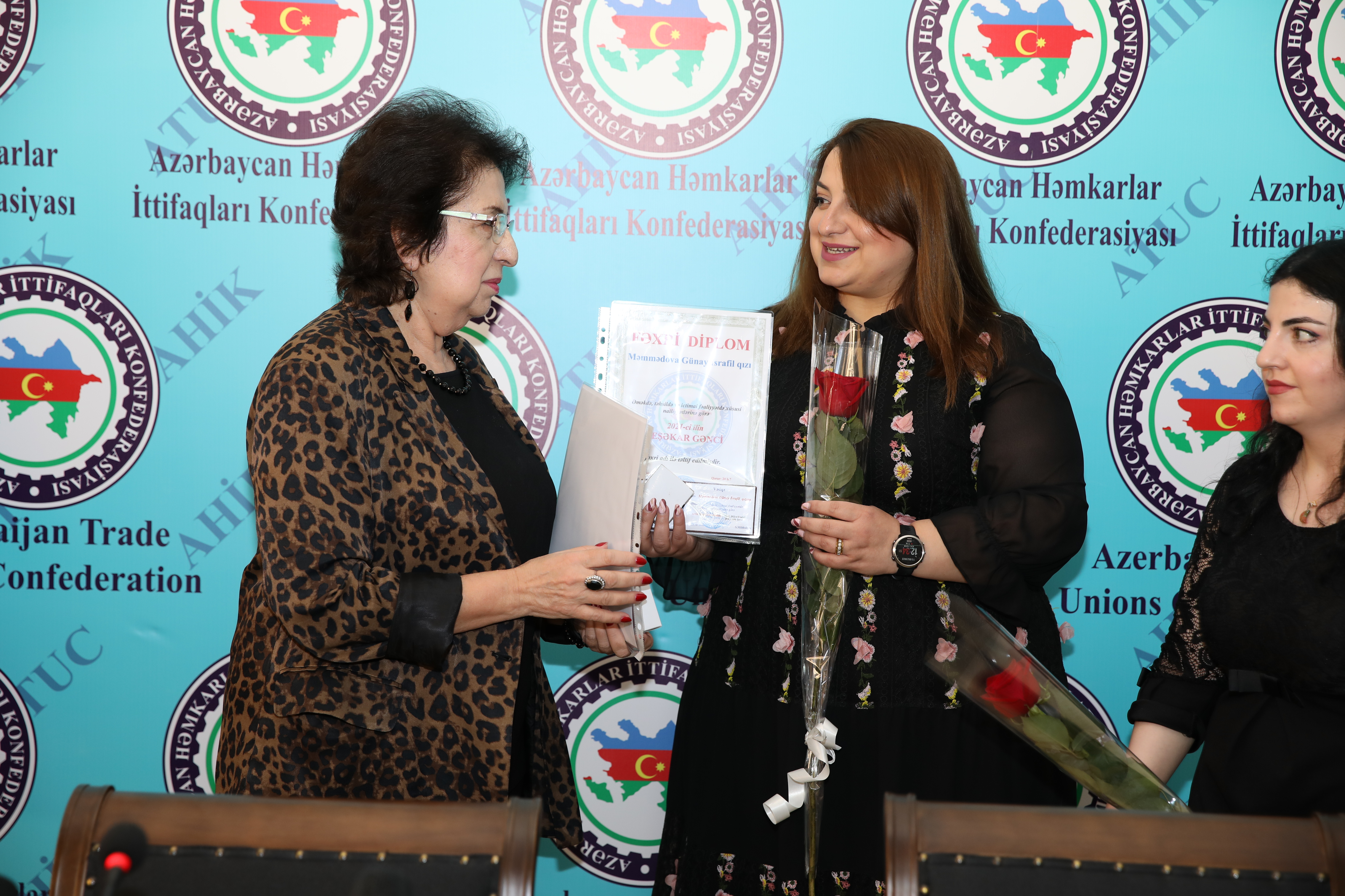  Torpaqşünaslıq və Aqrokimya İnstitutunun gənc alimi “İlin peşəkar gənci” adına layiq görülüb