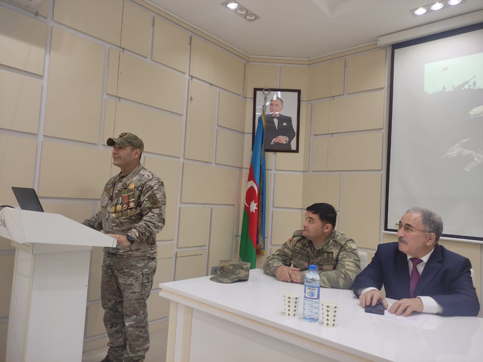 Torpaqşünaslıq və Aqrokimya İnstitutunda 8 Noyabr Zəfər günü ilə əlaqədar tədbir keçirilib