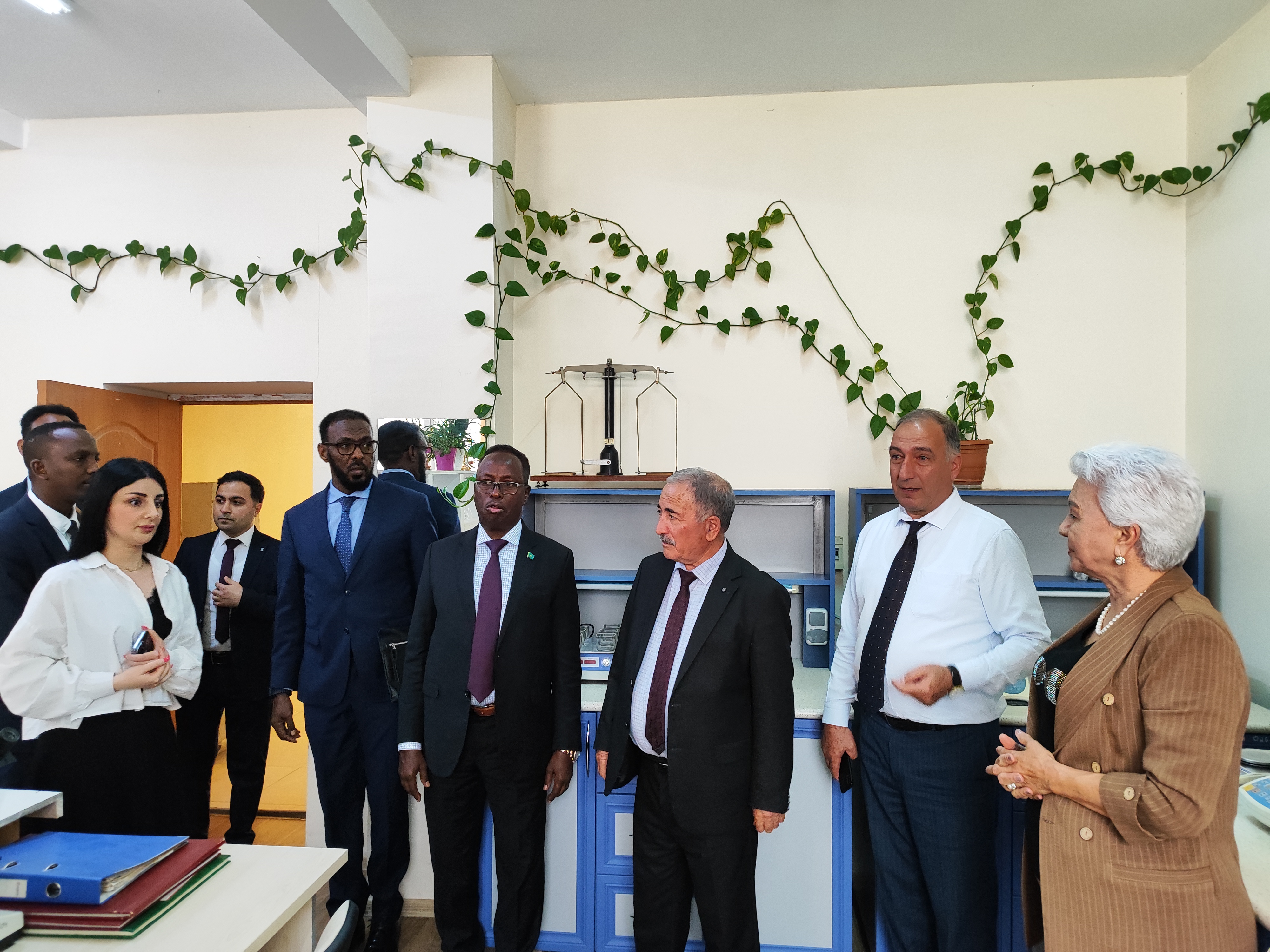 A meeting was held with representatives of the Somali Agricultural Regulation and Inspection Service at the Institute of Soil Science and Agrochemistry.