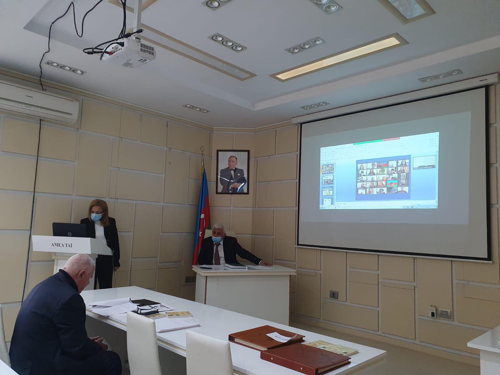 Torpaqların genezisi, coğrafiyası və kartoqrafiyası laboratoriyası 2021-ci il üzrə yekun hesabatını təqdim edib