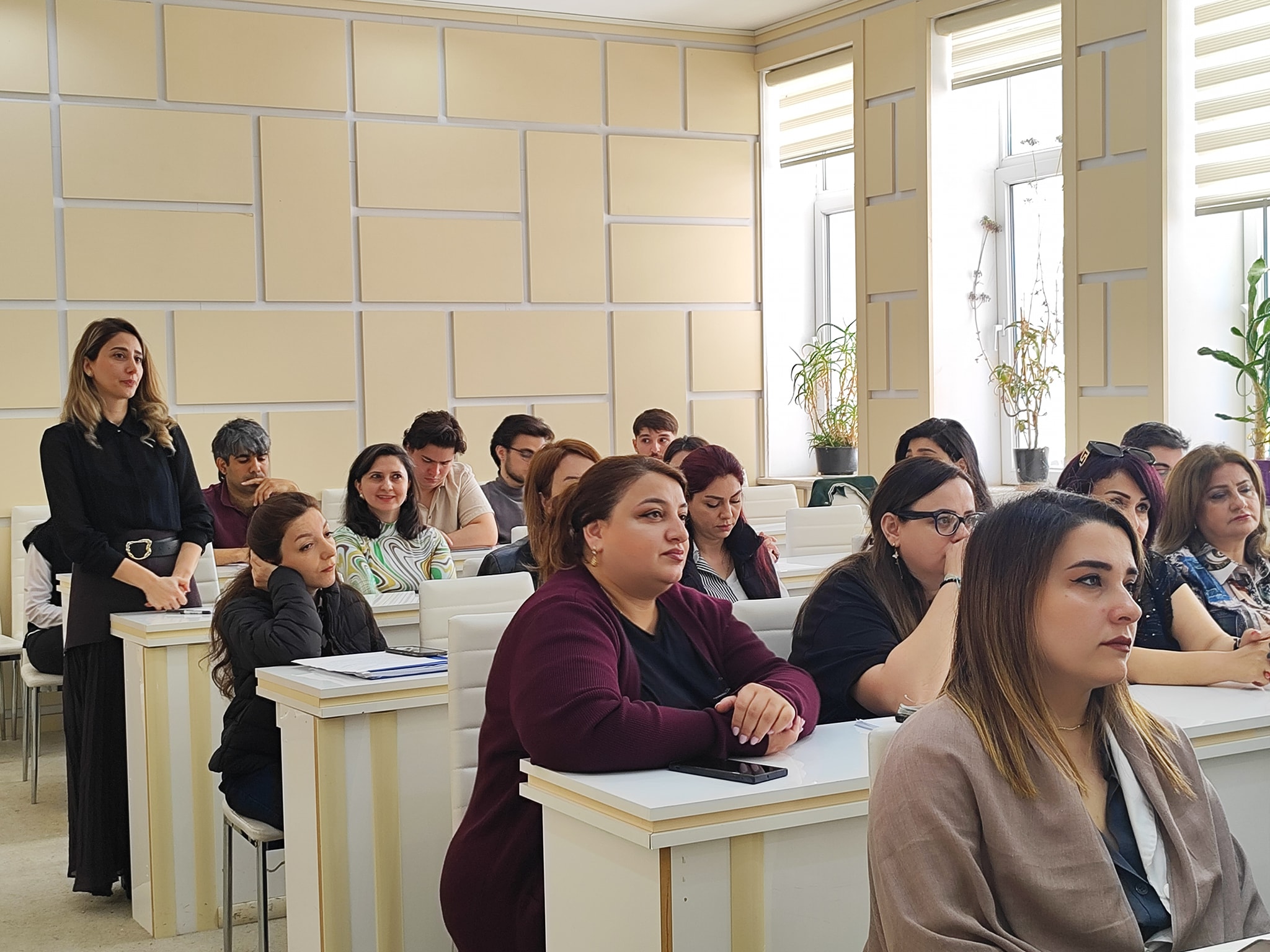 The Director General of the Institute of Soil Science and Agrochemistry held a meeting with the Institute's young scientists.